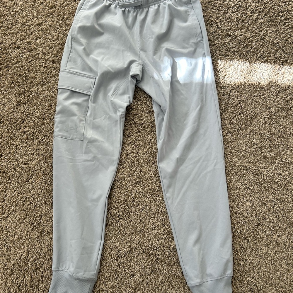 Under Armour Kids Light Gray Joggers size Youth Medium/ Boys
